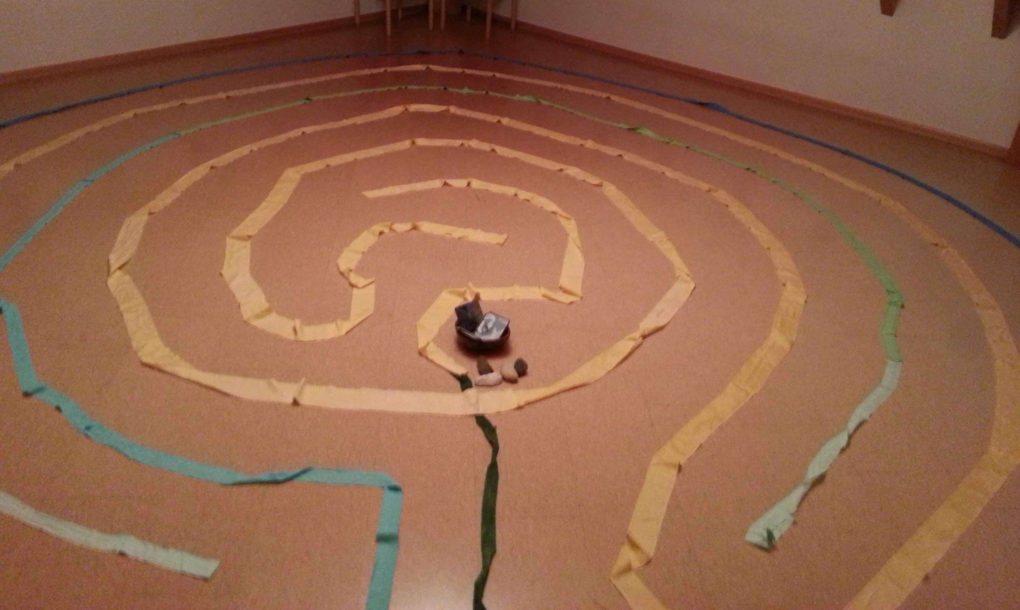 Labyrinth aus Stoff